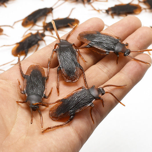 4 Artificial Fake Roaches Novelty Cockroach trick Prop Scary Insects